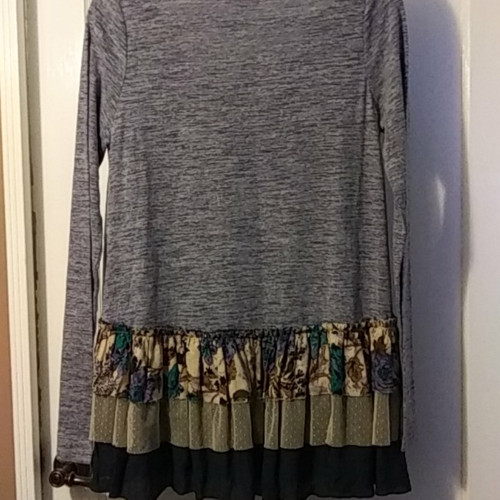 Easel medium Ruffle Tunic - Picture 5 of 5